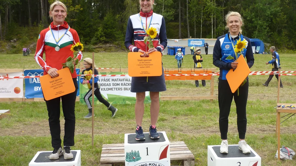 Anna-Stina Påledal överst på prispallen. 