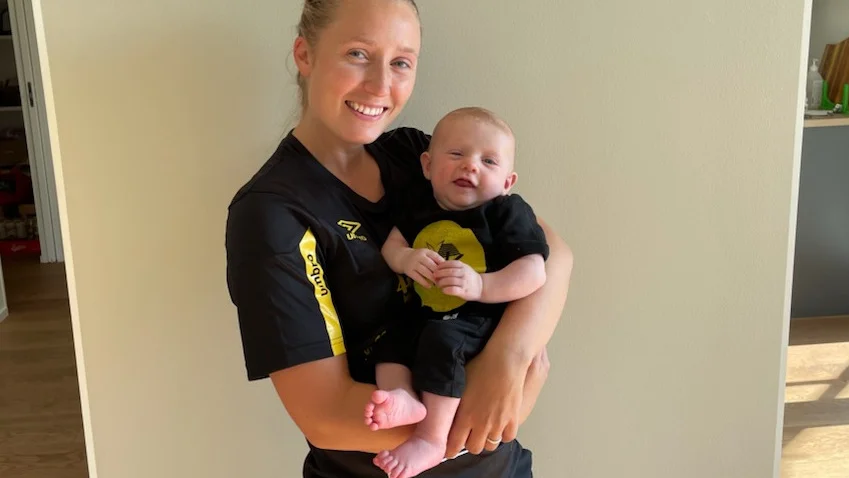 Sanna Karlsson med sonen Melvin som föddes 23 juni.