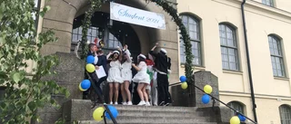 TV: Vi direktsände från studentutspringen i Eskilstuna – se reprisen här