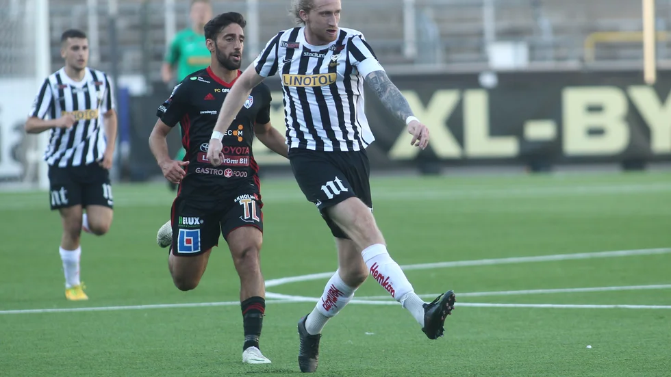 Hampus Näsström är väldigt sugen på att hoppa uppåt i seriesystemet, men betonar att det är viktigt att Sylvia avslutar säsongen på ett bra sätt.