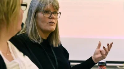 Kommunalrådet Ulrika Jeansson (S) svarar på PRO:s frågor om äldreomsorgen.