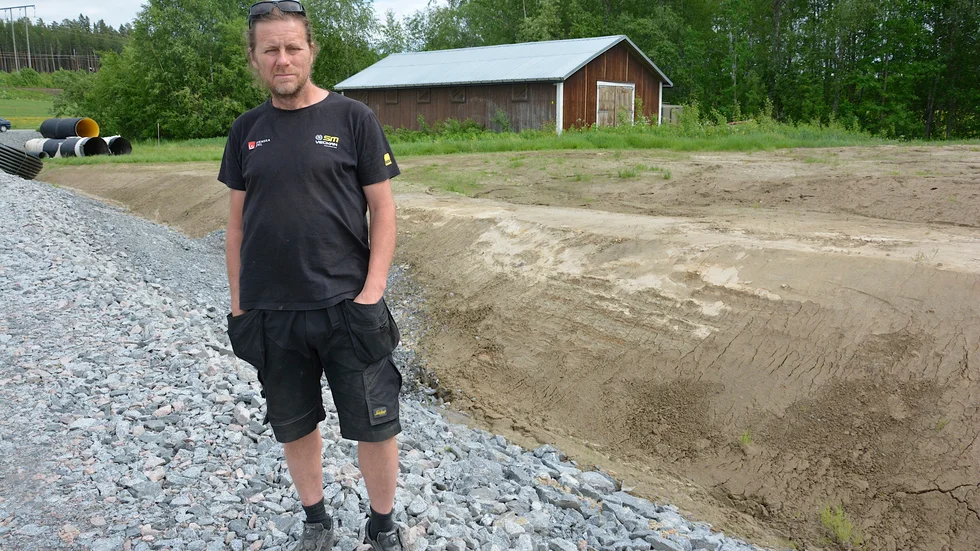 Roine Karlsson, går vidare rättsligt  eftersom haninte var nöjd med hur Trafikverket hanterat bygget på hans tomt men även erasättningen efteråt.