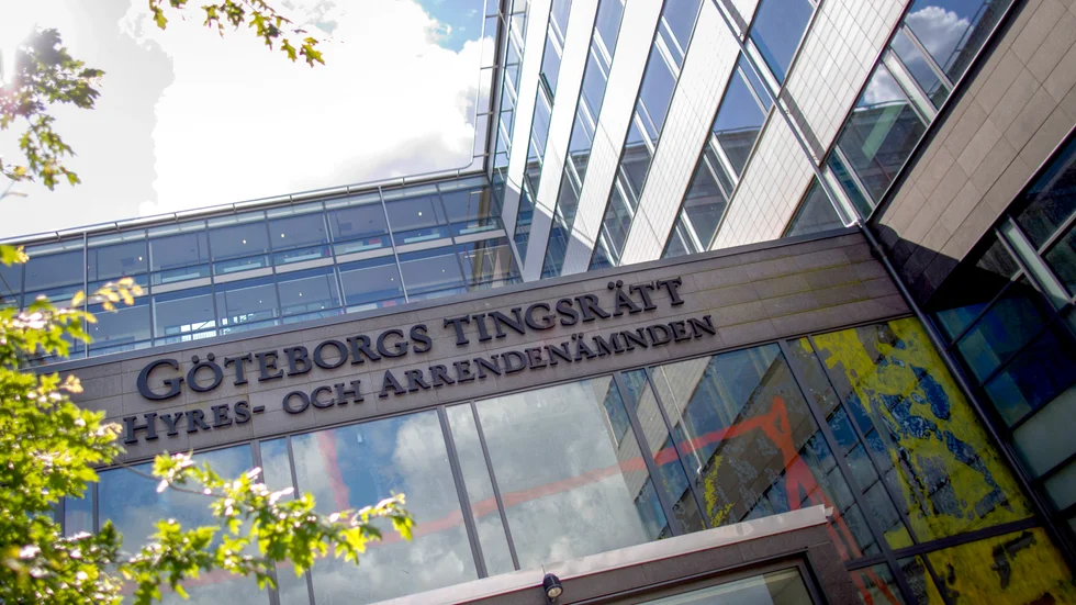 "Det är mycket ovanligt att det väcks åtal för ett mord som är åtta år gammalt. Det hade aldrig gått att driva denna förundersökning utan internationellt samarbete", säger chefsåklagare Daniel Edsbagge i ett pressmeddelande.