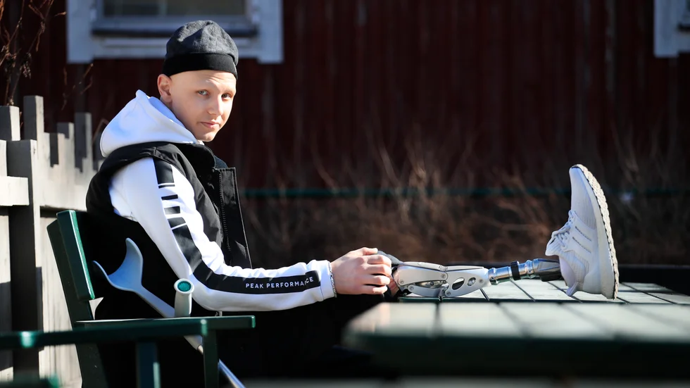 På sociala medier följer tusentals Sadi Alwanis kamp mot cancern. För honom har det varit viktigt att få dela sin historia och visa att det går att vara positiv trots att sjukdomen.