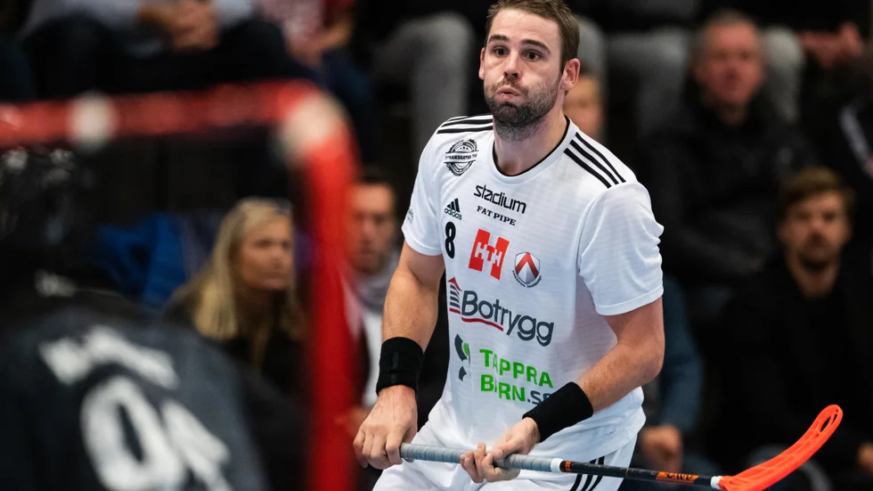 Martin Karlsson blir avstängd.