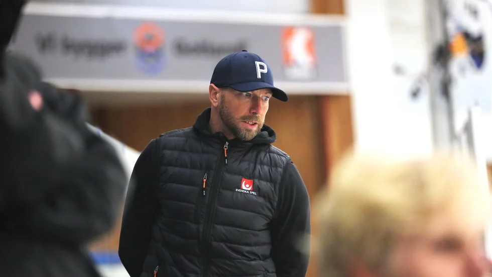 Johan Sjöqvist tog över Sudret för nästan exakt år sedan, och efter succésäsongen förra året gör klubben sig redo för att återigen ta sig an hockeytvåan.