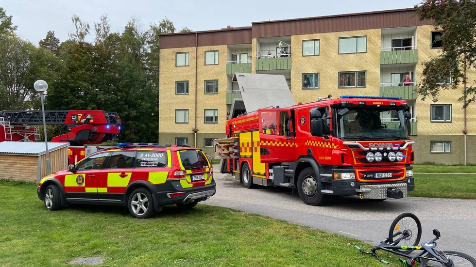 Räddningstjänsten ryckte på tisdagen ut till Källmogatan i Katrineholm efter ett larm om brand i flerfamiljshus.