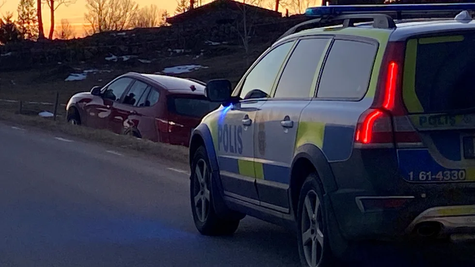 En singelolycka inträffade i skymningen väster om Vimmerby.