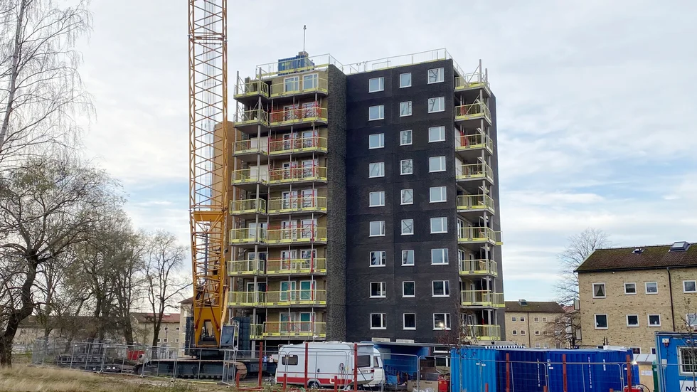 Tio våningar, den elfte på gång. Några veckor till och Facklan har nått höjdmålet på 15 våningar.
