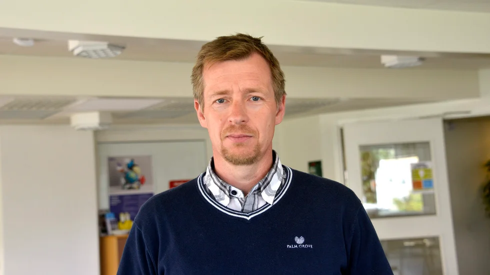 Tanken att dra ortsammanbindande fiber mellan Arjeplogs kommun och till Norge får vänta. "Zitius är inte intresserade i nuläget att ta över fibern om vi drar den", säger kommunchefen Peter Andersson. 