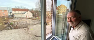 Nu ska asfaltsytan i Åkroken förvandlas till levande torg – snart får Kurt vacker utsikt: "Blir nog riktigt fint"