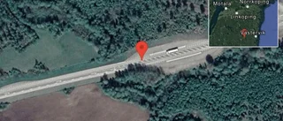 Två personbilar i trafikolycka