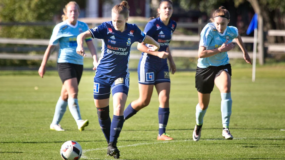Pauline Mårtensson har efter ett tre år långt uppehåll från fotbollen bestämt sig för att göra comeback. 