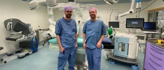 Apostolos och Christoph ska ratta Nyköpings lasaretts nya robot – som kan operera bort cancer