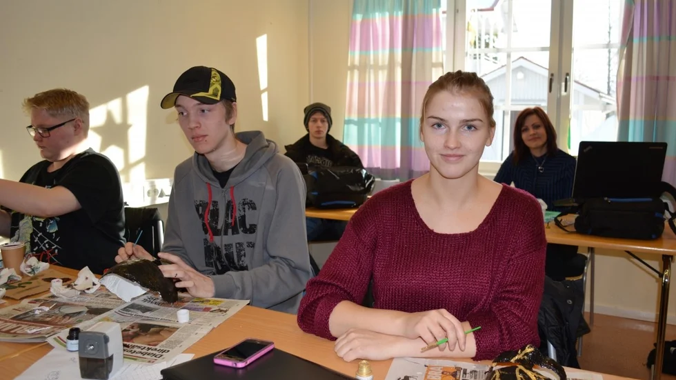 Eleverna i årskurs tre vid barn- och fritidsprogrammet i Norsjö tycker att skolan är värd en fortsättning. Foto: Lennart Enkvist.