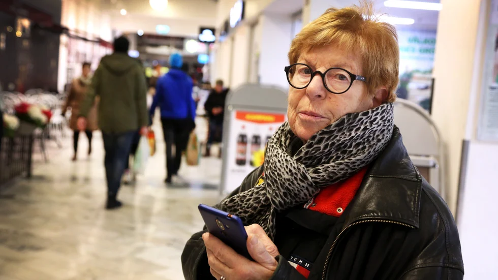 Mariette Lund fick sin telefon kapad av bedragare.