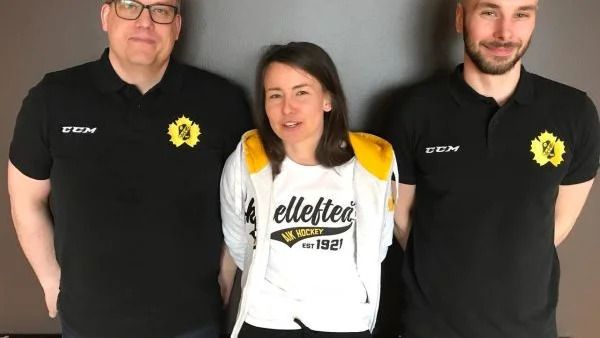 Tränarna för AIK:s damlag. Magnus Lundin, Kajsa Östlund och Henrik Östlund.