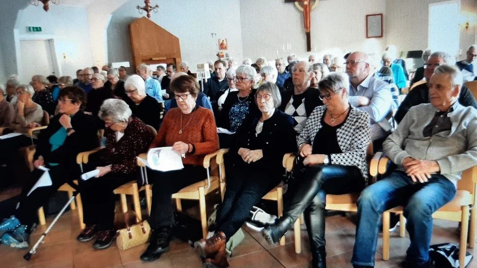 Ett 80-tal medlemmar deltog i SPF Pärlans årsmöte i Älvsby folkhögskolas lokal Kapellet.