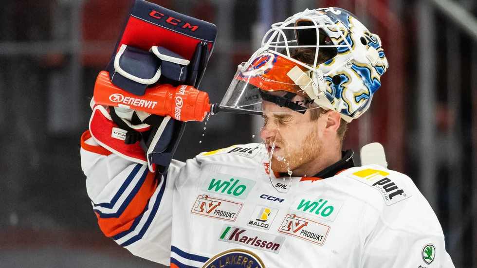 Adam Åhman var vass mellan stolparna när Växjö kryssade mot Tappara.