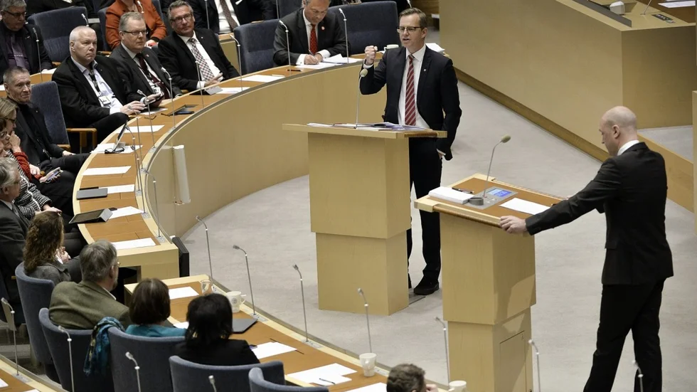 FOTO: ANDERS WIKLUND/TT
                  Såväl Fredrik Reinfeldt (M) som Mikael Damberg (S) imponerade i kammaren. Inte för respektfulla, inte för raljanta.
                  FOTO: ANDERS WIKLUND/TT
                  Såväl Fredrik Reinfeldt (M) som Mikael Damberg (S) imponerade i kammaren. Inte för respektfulla, inte för raljanta.
                  