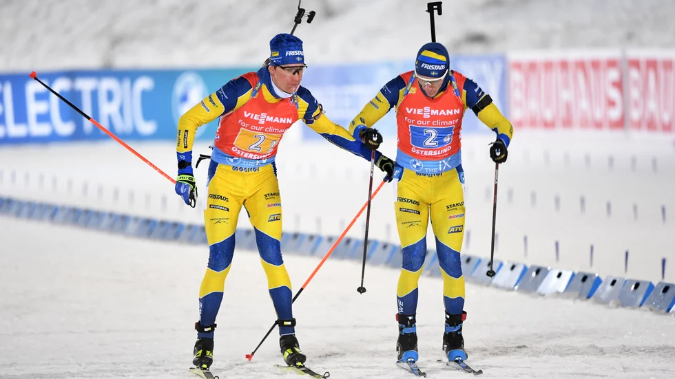 Martin Ponsiluoma växlar till Sebastian Samuelsson i herrarnas stafett.