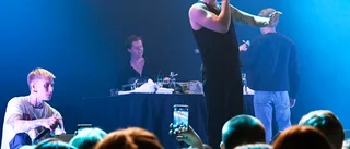 Sluta fotografera och filma med mobilen på konserter