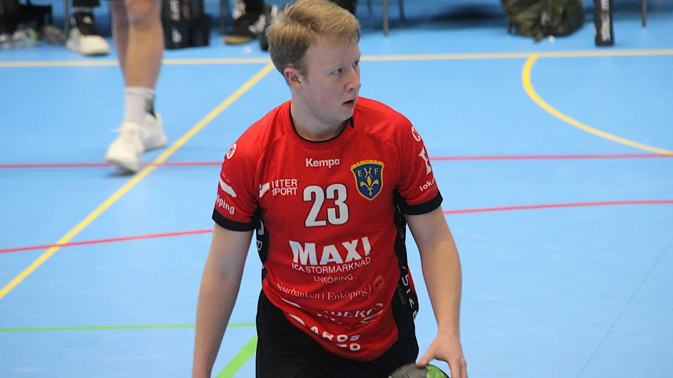 Jakob Hammar gjorde nio mål när EHF:s U-lag klev upp i division två. 