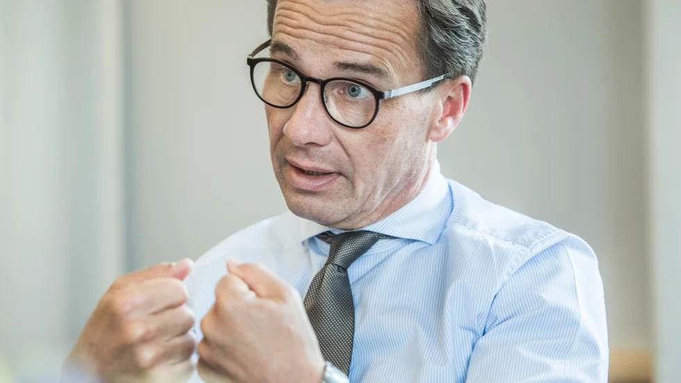 "Att Kristersson faktiskt tänker köra över S också i centrala frågor är precis vad väljarna behöver få veta, tycker ledarskribenten.
