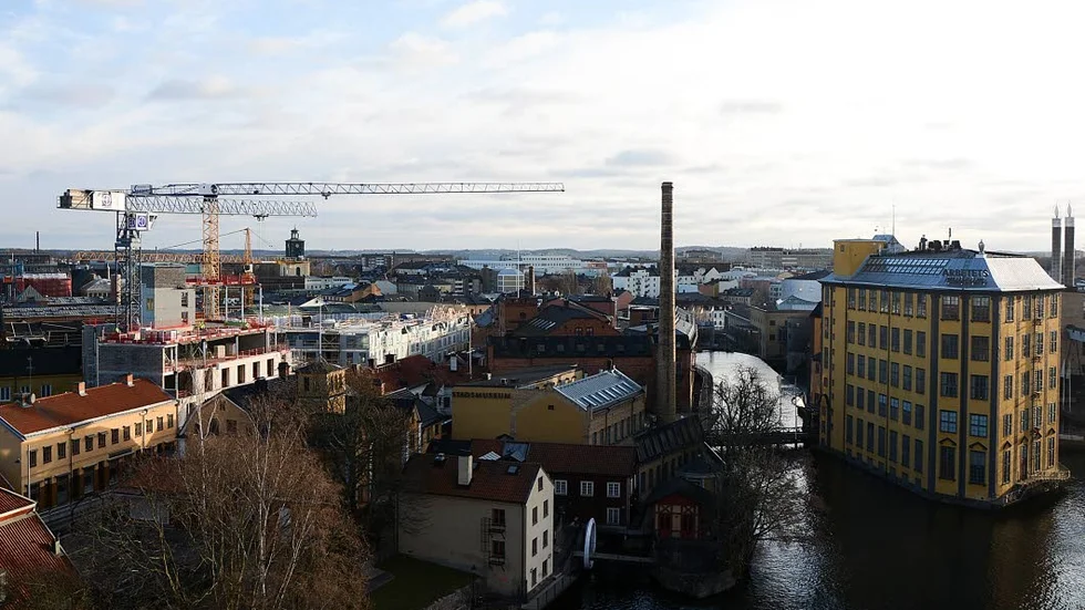 Byggkranar. Nu får Norrköping statligt stöd för bostadsbyggandet: 29 miljoner för 734 bostäder.