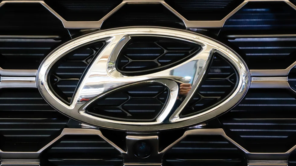 Hyundai rapportmissar, aktien faller. Arkivbild