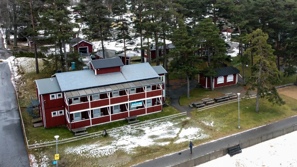 I augusti 2019 klubbades försäljningen av Skogsborgs vandrarhem i kommunfullmäktige. Men politikerna var långt ifrån överens och stark oro uttrycktes för verksamhetens framtid. Nu berättar vi om turerna bakom beslutet. 
