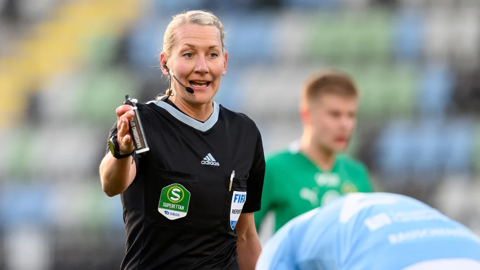 Tess Olofsson från Piteå dömer i Piteå Summer Games. Sedan blir det VM i Australien.