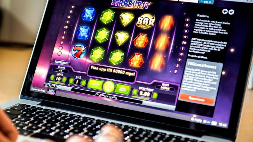 Chansen att vinna något på ett nätcasino är minimal och många spelar bort allt - lockade av tv-reklamen, skriver Nis-Gustav Ökvist.