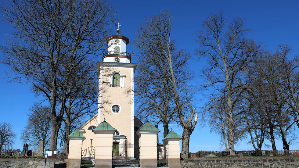 Träd ska sågas ner på Mörlunda kyrkogård. Men ersättas med många fler och nya sorter. Planen får tummen upp av insändarskribenten.