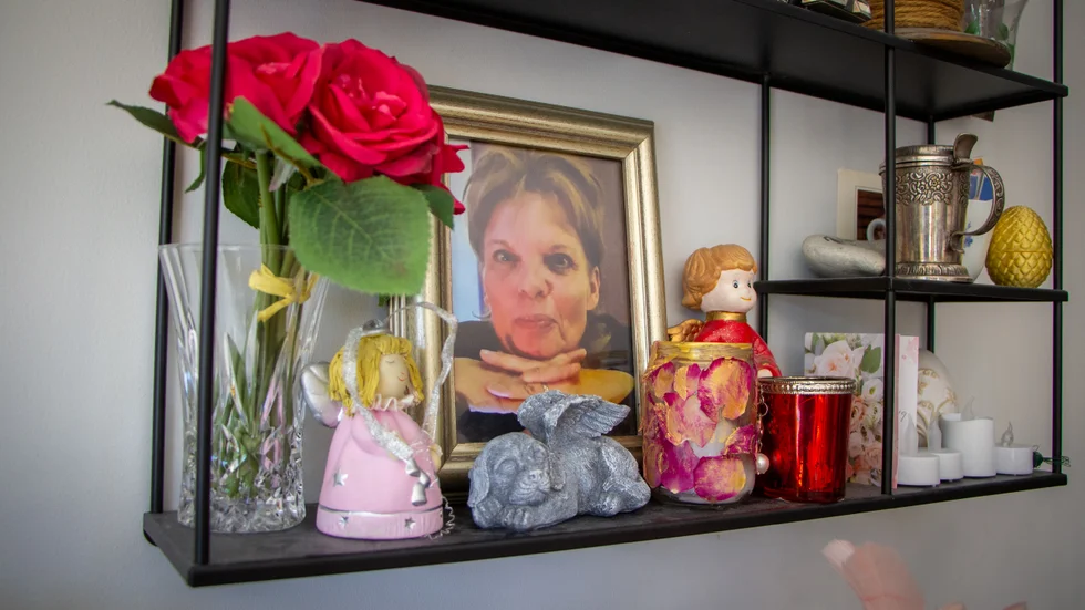 Christine Wåtz många vänner och anhöriga slöt upp kring henne efter att hon fick sin diagnos, berättar sonen Pierre.