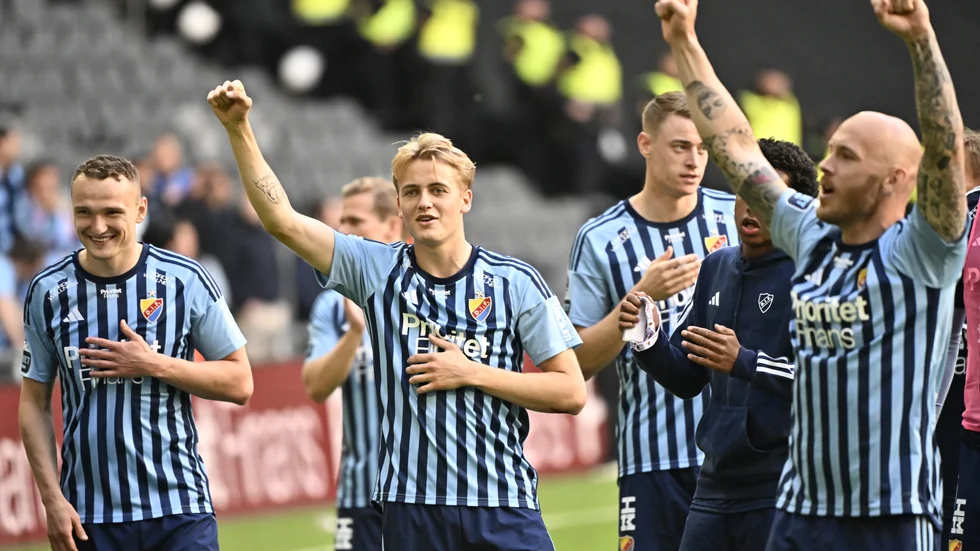 Djurgårdens spelare firar derbysegern mot AIK.
