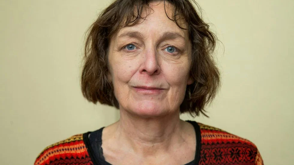 Maria Björk dammar av David Bowie.