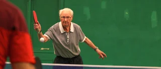 Sture, 93, är en av Sveriges äldsta pingisspelare: "Ger mig inte"