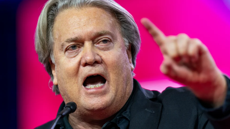 Steve Bannon anklagas för att ha använt donerade pengar till att berika sig själv. Arkivbild.