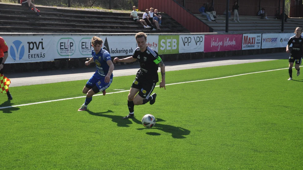 Nisse Lindsten är tillbaka i matchform efter knäskadan och drog dit två bollar mot Hvetlanda.