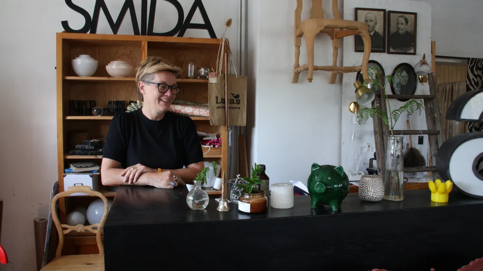 En av nackdelarna med att driva eget tycker Camilla Andersson är att hon saknar kolleger och någon att bolla med. Hon löser det genom att ha personer som hjälper henne, prata med andra småföretagare och att delta i nätverk. Även kunder hon träffar ger nya idéer.