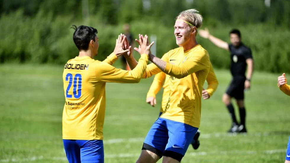 Rönnskärs Felix Stenmark blev matchvinnare med dubbla fullträffar i 4–1-segern mot Lycksele.
