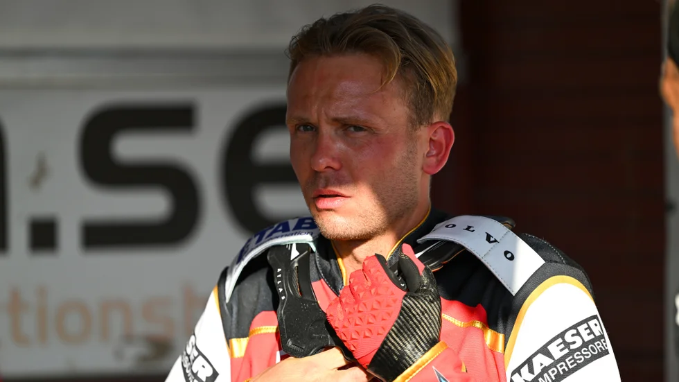Michael Jepsen Jensen åkte på punktering i första sväng i det sjätte heatet.