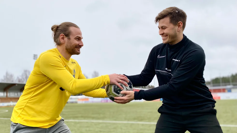 Rasmus Bolins Rönnskär tippas gå en dragkamp om seriesegern mot Rasmus Sundbergs Renbergsvattnet. ”Det är en jäkligt intressant och profilstark serie", säger de båda. 