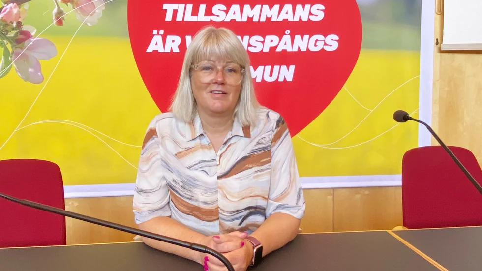 Ulrika Jeansson (S) är kommunfullmäktiges ordförande i Finspång. Hon är effektiv på podiet. Det senaste mötet klubbade hon igenom på mindre än 60 minuter.