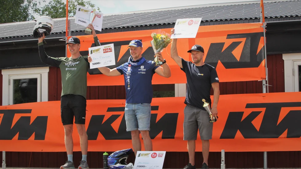Casper Lindholm, Albin Elowsson och Eero Remes på prispallen i Elitklassen.
