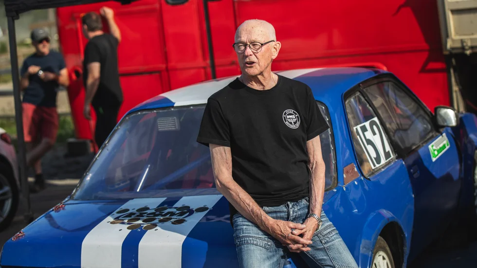 Harry Johansson körde sin sista rallycrosstävling i Piteå i onsdags vid 81 års ålder. "Det blev mitt sista, nu får det räcka".