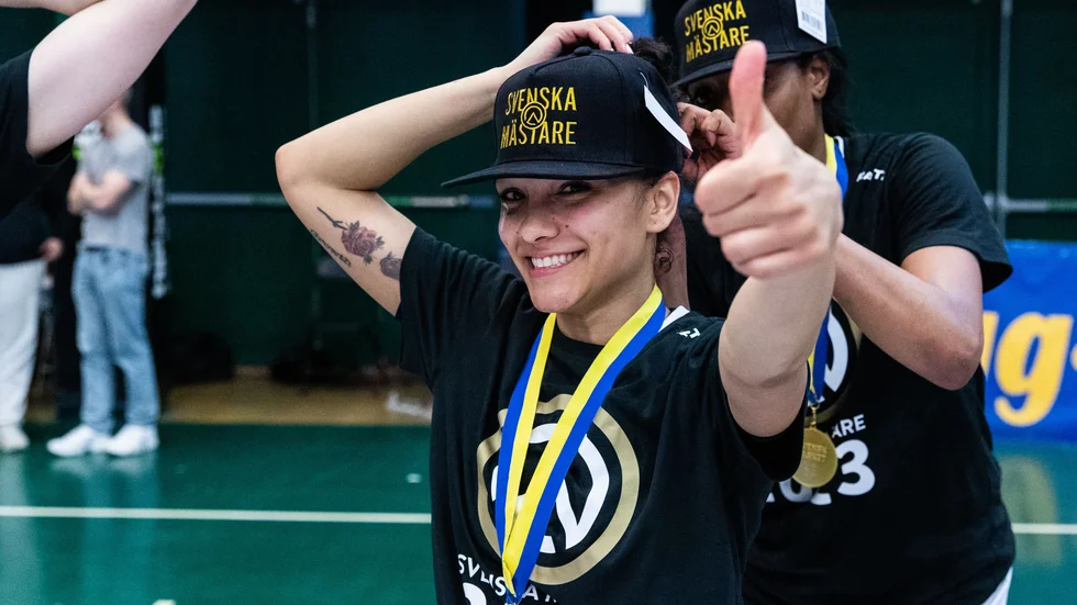 Brooke McCarty-Williams firar sitt första guld i Luleå.