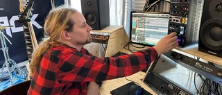 Tommy förverkligar drömmar i den gamla skolbyggnaden