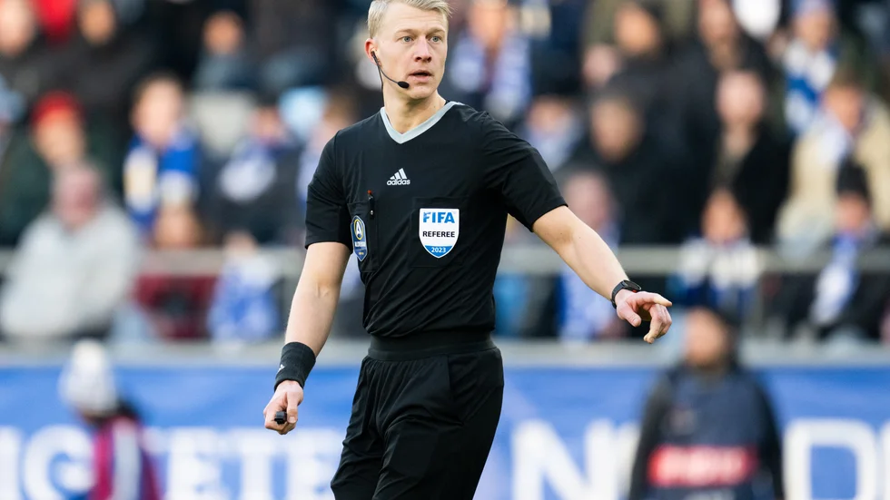 Adam Ladebäck dömer med start i dag U17-EM i Ungern.